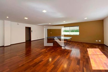 Apartamento à venda com 240m², 3 quartos e 4 vagas Apartamento à venda com 240m², 3 quartos e 4 vagasÁrea comum - Salão de festas