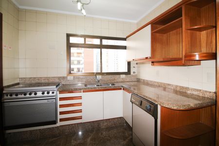 Apartamento à venda com 240m², 3 quartos e 4 vagas Apartamento à venda com 240m², 3 quartos e 4 vagasCozinha