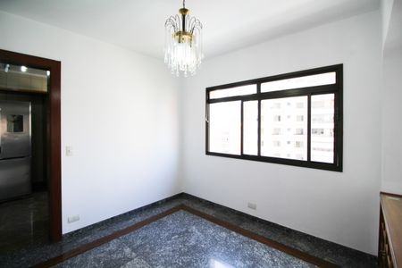 Apartamento à venda com 240m², 3 quartos e 4 vagas Apartamento à venda com 240m², 3 quartos e 4 vagasCopa