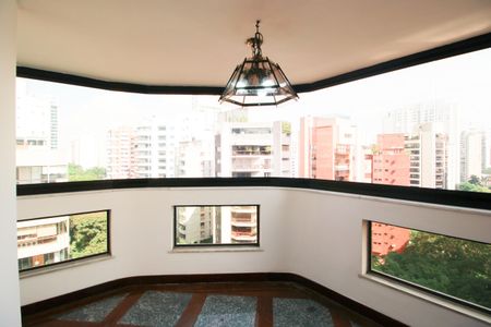 Apartamento à venda com 240m², 3 quartos e 4 vagas Apartamento à venda com 240m², 3 quartos e 4 vagasSala