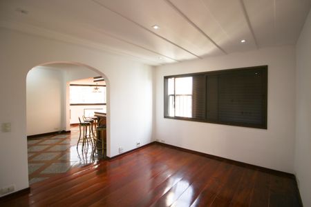 Apartamento à venda com 240m², 3 quartos e 4 vagas Apartamento à venda com 240m², 3 quartos e 4 vagasSala 2