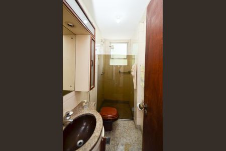 Apartamento à venda com 120m², 4 quartos e 2 vagas Apartamento à venda com 120m², 4 quartos e 2 vagasBanheiro social