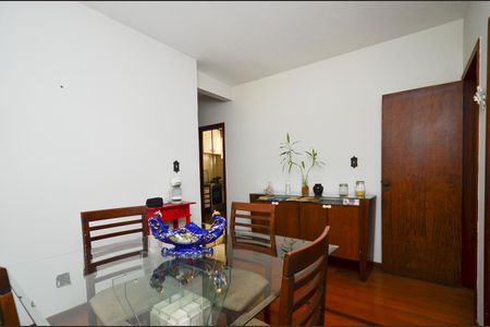 Apartamento à venda com 120m², 4 quartos e 2 vagas Apartamento à venda com 120m², 4 quartos e 2 vagasSala de jantar