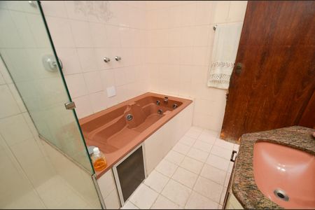 Apartamento à venda com 120m², 4 quartos e 2 vagas Apartamento à venda com 120m², 4 quartos e 2 vagasBanheiro suite