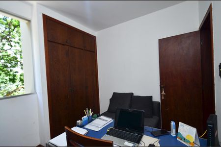 Apartamento à venda com 120m², 4 quartos e 2 vagas Apartamento à venda com 120m², 4 quartos e 2 vagasQuarto1