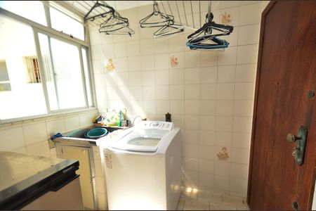 Apartamento à venda com 120m², 4 quartos e 2 vagas Apartamento à venda com 120m², 4 quartos e 2 vagasArea serviço