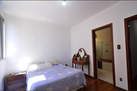 Apartamento à venda com 120m², 4 quartos e 2 vagas Apartamento à venda com 120m², 4 quartos e 2 vagasSuíte