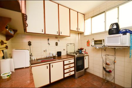 Apartamento à venda com 120m², 4 quartos e 2 vagas Apartamento à venda com 120m², 4 quartos e 2 vagasCozinha