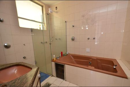 Apartamento à venda com 120m², 4 quartos e 2 vagas Apartamento à venda com 120m², 4 quartos e 2 vagasBanheiro suite