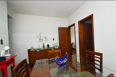 Apartamento à venda com 120m², 4 quartos e 2 vagas Apartamento à venda com 120m², 4 quartos e 2 vagasSala de jantar
