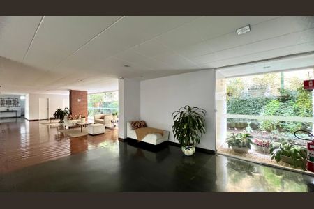 Apartamento à venda com 122m², 3 quartos e 2 vagas Apartamento à venda com 122m², 3 quartos e 2 vagasHall de entrada