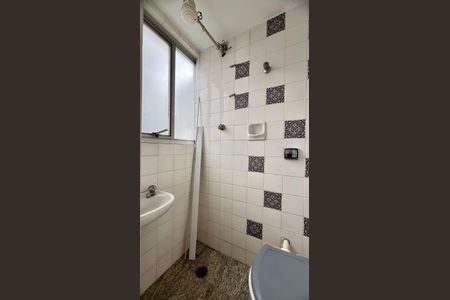 Apartamento à venda com 122m², 3 quartos e 2 vagas Apartamento à venda com 122m², 3 quartos e 2 vagasBanheiro de serviço