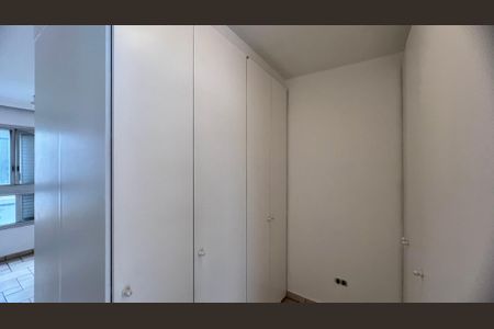 Apartamento à venda com 122m², 3 quartos e 2 vagas Apartamento à venda com 122m², 3 quartos e 2 vagasCloset da suíte