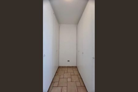 Apartamento à venda com 122m², 3 quartos e 2 vagas Apartamento à venda com 122m², 3 quartos e 2 vagasCloset da suíte