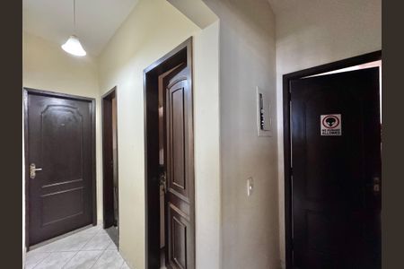 Casa de condomínio para alugar com 300m², 4 quartos e 3 vagas Casa de condomínio para alugar com 300m², 4 quartos e 3 vagasCorredor