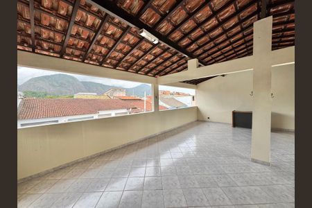 Casa de condomínio para alugar com 300m², 4 quartos e 3 vagas Casa de condomínio para alugar com 300m², 4 quartos e 3 vagasTerraço