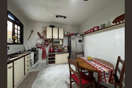 Casa de condomínio para alugar com 300m², 4 quartos e 3 vagas Casa de condomínio para alugar com 300m², 4 quartos e 3 vagasCozinha