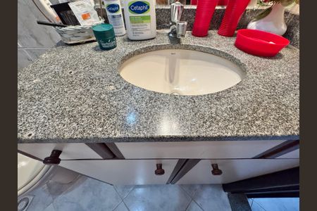 Casa de condomínio para alugar com 300m², 4 quartos e 3 vagas Casa de condomínio para alugar com 300m², 4 quartos e 3 vagasSuíte - Banheiro