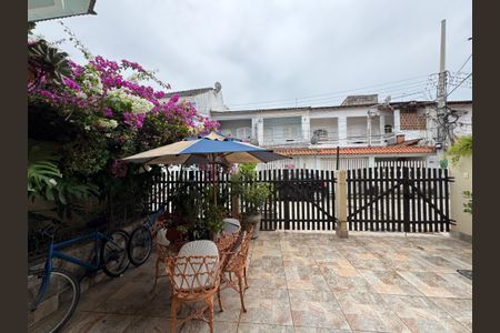 Casa de condomínio para alugar com 300m², 4 quartos e 3 vagas Casa de condomínio para alugar com 300m², 4 quartos e 3 vagasÁrea externa