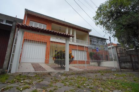 Casa à venda com 288m², 4 quartos e 3 vagasFachada