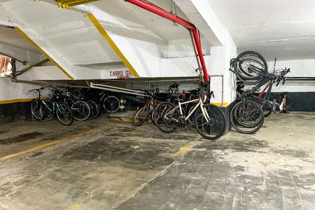 Apartamento à venda com 79m², 2 quartos e 1 vaga Apartamento à venda com 79m², 2 quartos e 1 vagaÁrea Comum - Bicicletário