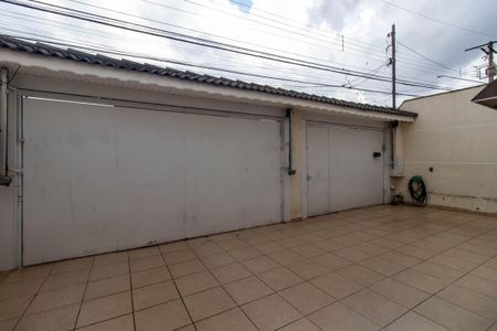 Casa à venda com 330m², 3 quartos e 5 vagas Casa à venda com 330m², 3 quartos e 5 vagasGaragem