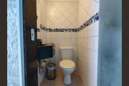Casa à venda com 330m², 3 quartos e 5 vagas Casa à venda com 330m², 3 quartos e 5 vagasLavabo da Área Gourmet