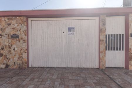 Casa à venda com 348m², 4 quartos e 2 vagas Casa à venda com 348m², 4 quartos e 2 vagasFachada