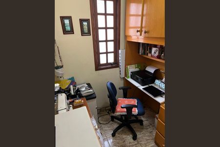 Casa à venda com 183m², 3 quartos e 2 vagas Casa à venda com 183m², 3 quartos e 2 vagasEscritório