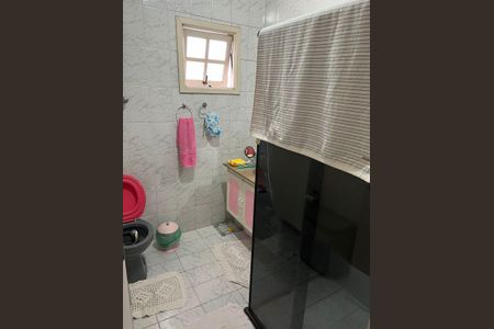 Casa à venda com 183m², 3 quartos e 2 vagas Casa à venda com 183m², 3 quartos e 2 vagasBanheiro