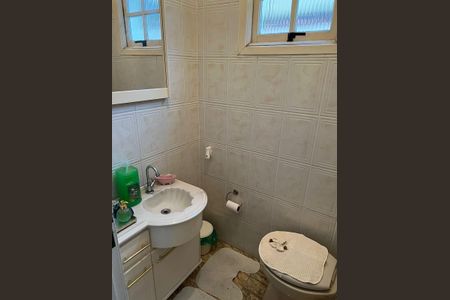 Casa à venda com 183m², 3 quartos e 2 vagas Casa à venda com 183m², 3 quartos e 2 vagasBanheiro 2