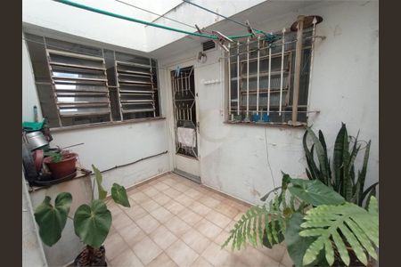 Casa à venda com 115m², 2 quartos e 2 vagas