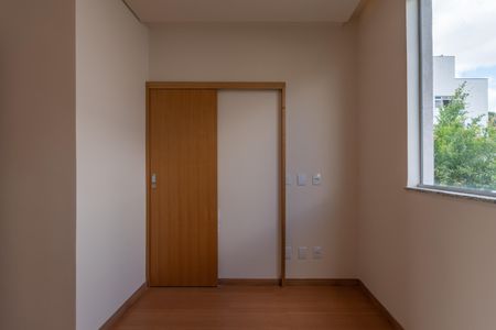 Casa à venda com 108m², 3 quartos e 3 vagasSemi Suíte 1