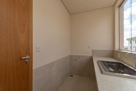 Casa à venda com 108m², 3 quartos e 3 vagasLavanderia