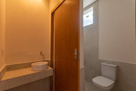 Casa à venda com 108m², 3 quartos e 3 vagasBanheiro Semi Suítes