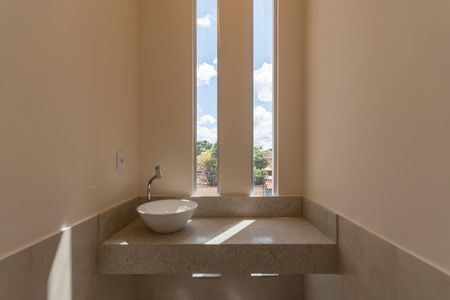 Casa à venda com 108m², 3 quartos e 3 vagasLavabo