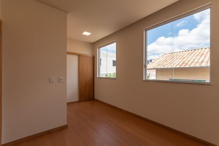 Casa à venda com 108m², 3 quartos e 3 vagasSuíte