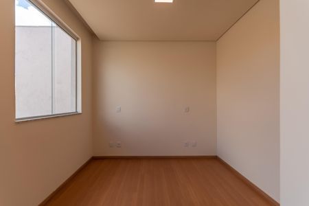 Casa à venda com 108m², 3 quartos e 3 vagasSuíte