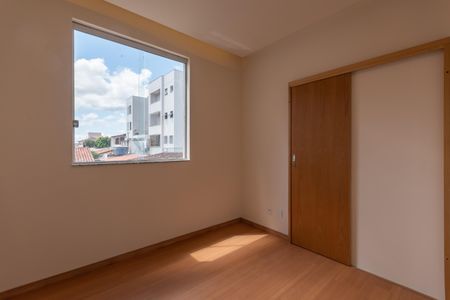 Casa à venda com 108m², 3 quartos e 3 vagasSemi Suíte 2