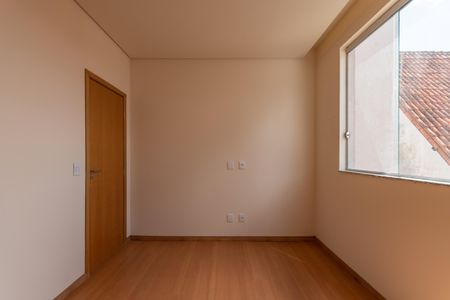 Casa à venda com 108m², 3 quartos e 3 vagasSemi Suíte 2