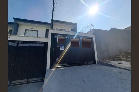 Casa à venda com 72m², 2 quartos e 1 vaga Casa à venda com 72m², 2 quartos e 1 vagaFachada