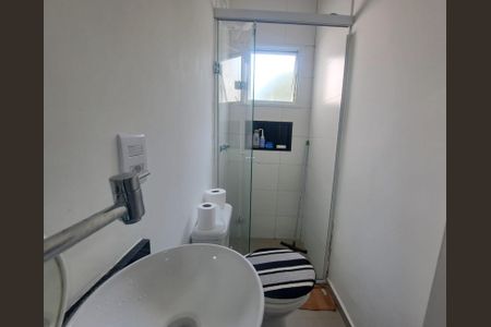 Casa à venda com 72m², 2 quartos e 1 vaga Casa à venda com 72m², 2 quartos e 1 vagaBanheiro da Suíte