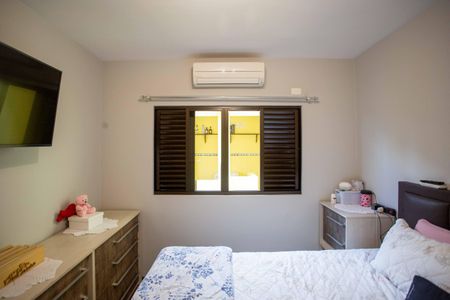 Casa à venda com 226m², 4 quartos e 2 vagasQuarto 1