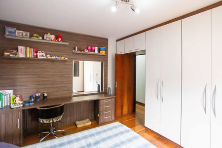 Casa à venda com 226m², 4 quartos e 2 vagasQuarto 4