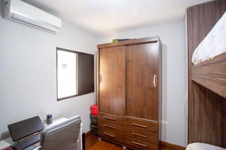 Casa à venda com 226m², 4 quartos e 2 vagasQuarto 2