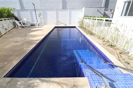 Apartamento à venda com 35m², 2 quartos e sem vagaÁrea comum - Piscina