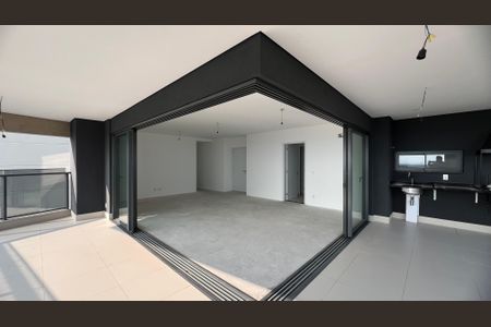 Apartamento à venda com 195m², 4 quartos e 3 vagas Apartamento à venda com 195m², 4 quartos e 3 vagasVaranda gourmet