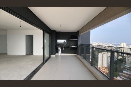 Apartamento à venda com 195m², 4 quartos e 3 vagas Apartamento à venda com 195m², 4 quartos e 3 vagasVaranda gourmet