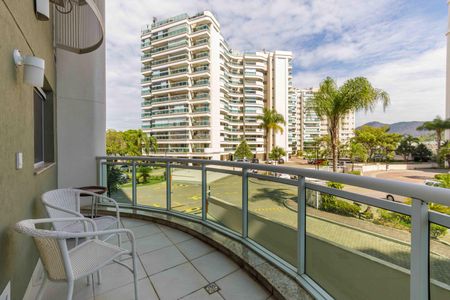 Apartamento à venda com 99m², 1 quarto e 2 vagasVaranda