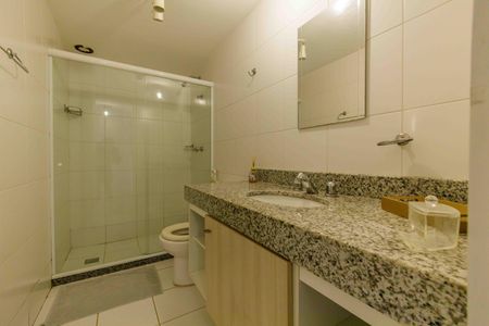 Apartamento à venda com 99m², 1 quarto e 2 vagasBanheiro da Suíte